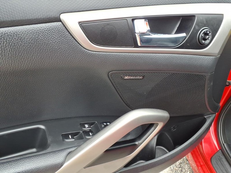 Hyundai Veloster Vehicle Full-screen Gallery Image 12