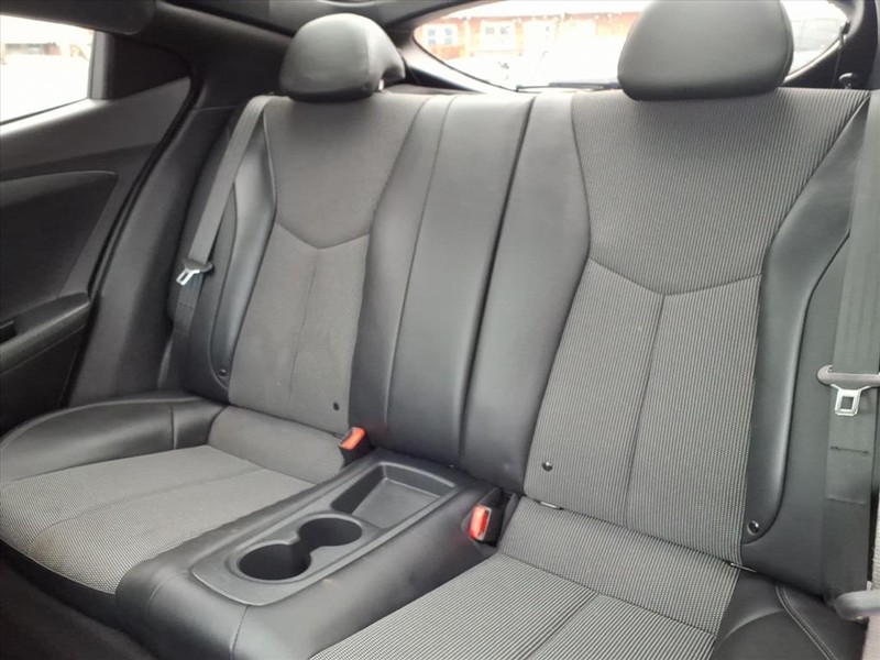 Hyundai Veloster Vehicle Full-screen Gallery Image 13