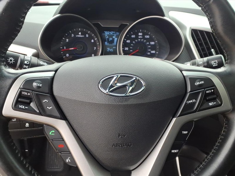 Hyundai Veloster Vehicle Full-screen Gallery Image 19