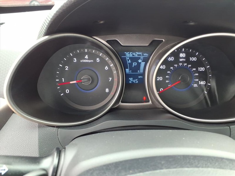 Hyundai Veloster Vehicle Full-screen Gallery Image 20