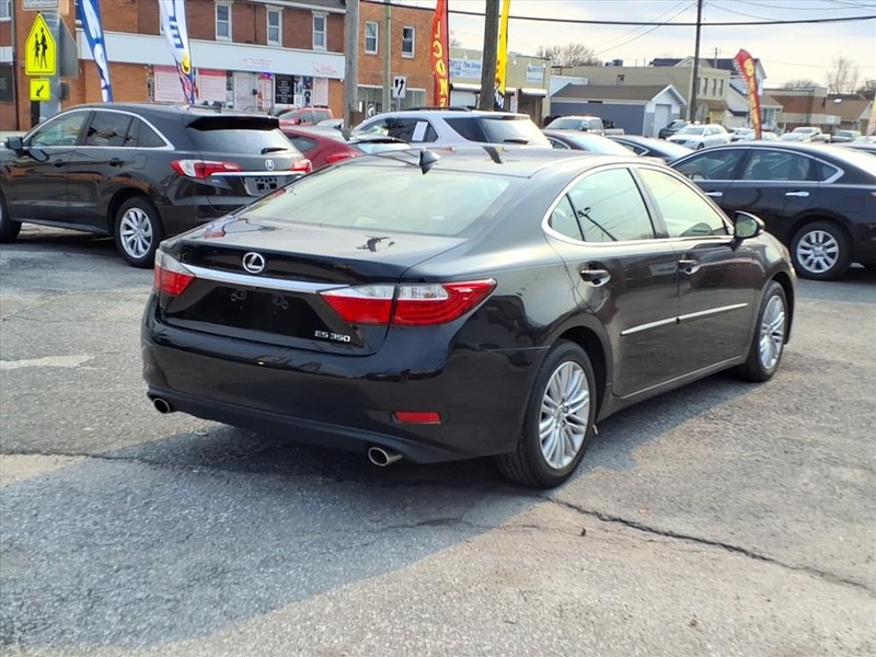 Lexus ES 350 Vehicle Full-screen Gallery Image 06
