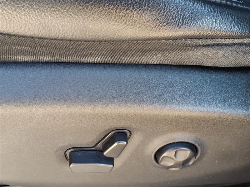 Chrysler Pacifica Vehicle Full-screen Gallery Image 10