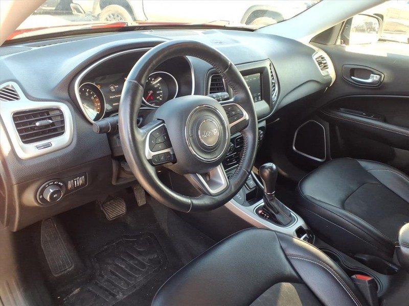 Jeep Compass Vehicle Full-screen Gallery Image 08