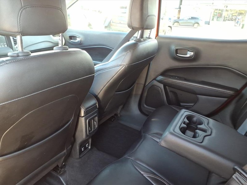 Jeep Compass Vehicle Full-screen Gallery Image 11