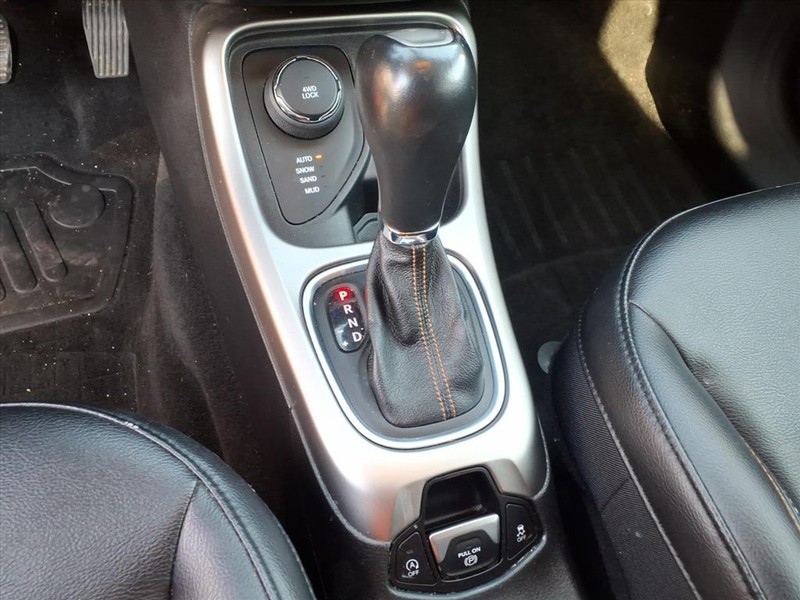 Jeep Compass Vehicle Full-screen Gallery Image 17