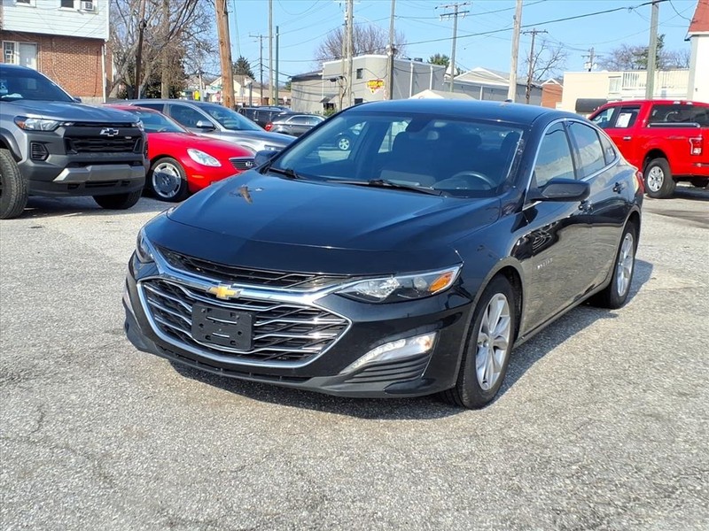 Chevrolet Malibu Vehicle Full-screen Gallery Image 02