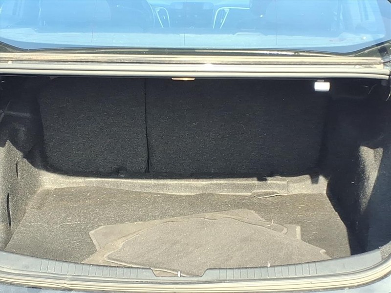 Chevrolet Malibu Vehicle Full-screen Gallery Image 13