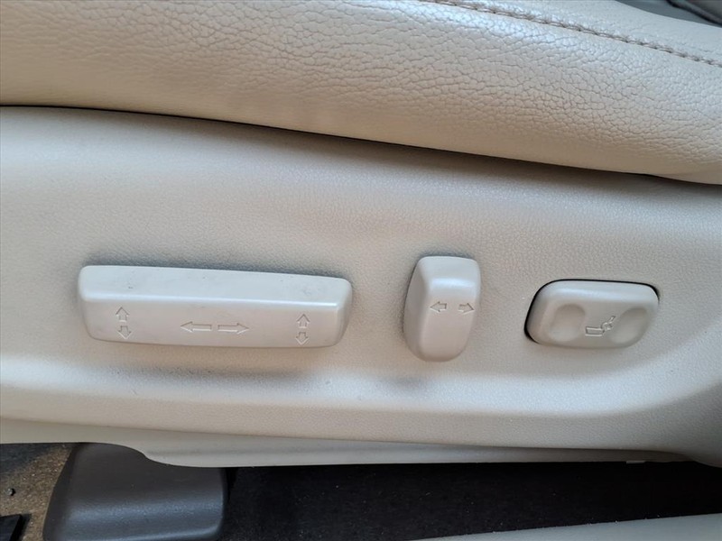 Acura RDX Vehicle Full-screen Gallery Image 12