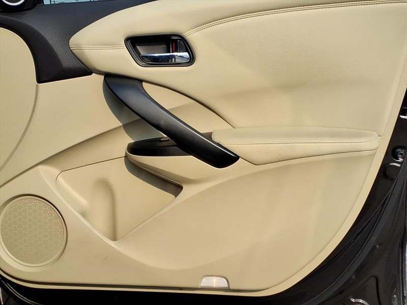 Acura RDX Vehicle Full-screen Gallery Image 17