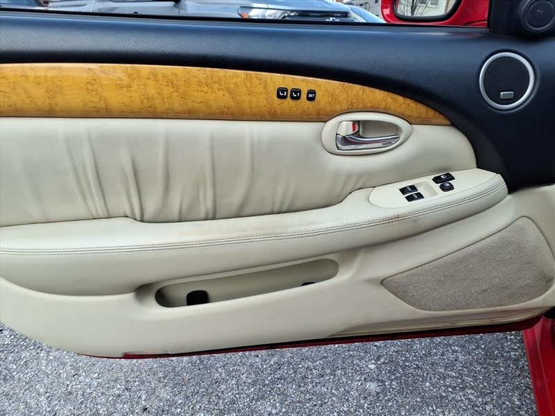 Lexus SC 430 Vehicle Full-screen Gallery Image 13