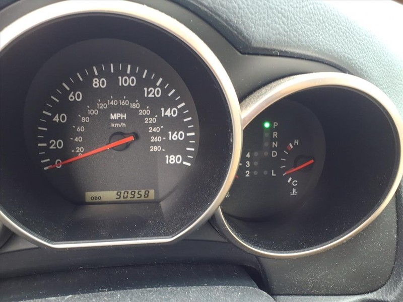 Lexus SC 430 Vehicle Full-screen Gallery Image 21