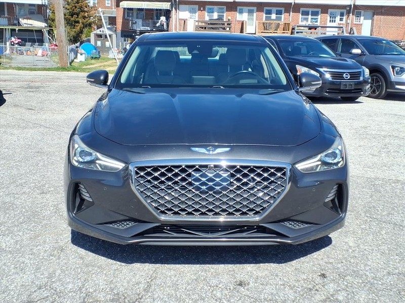 Genesis G70 Vehicle Full-screen Gallery Image 03