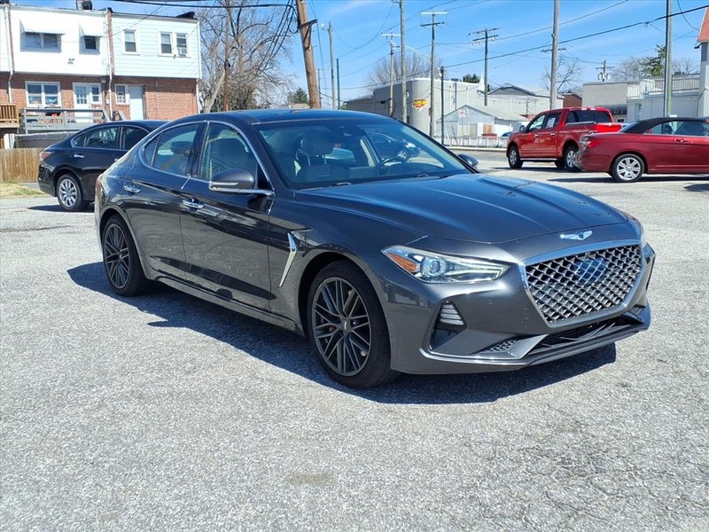 Genesis G70 Vehicle Full-screen Gallery Image 04