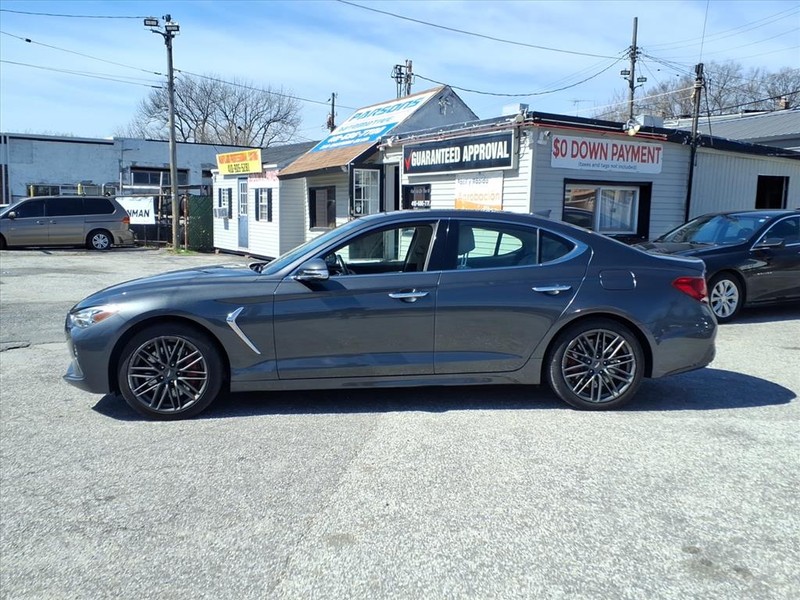 Genesis G70 Vehicle Full-screen Gallery Image 08