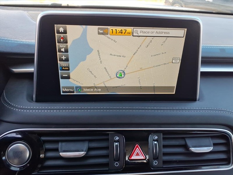 Genesis G70 Vehicle Full-screen Gallery Image 20