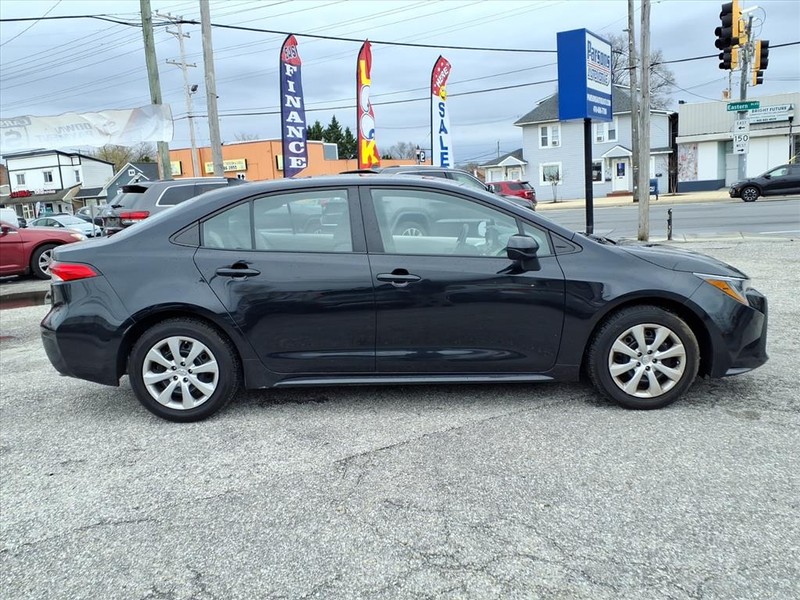 Toyota Corolla Vehicle Full-screen Gallery Image 05