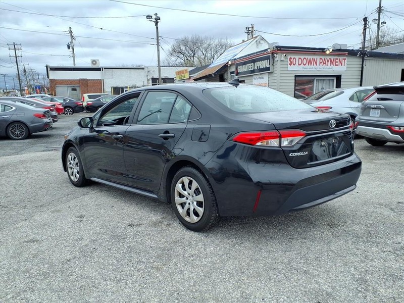 Toyota Corolla Vehicle Full-screen Gallery Image 07