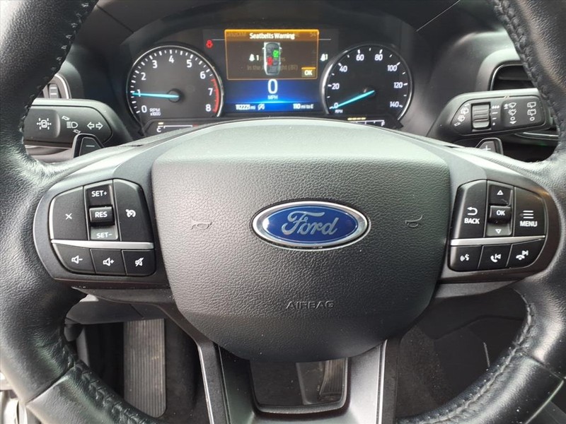 Ford Explorer Vehicle Full-screen Gallery Image 21