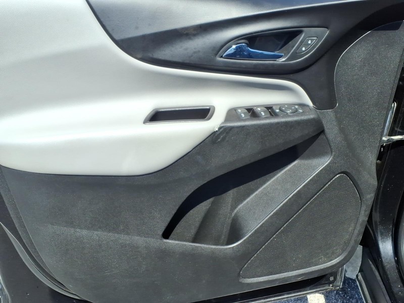 Chevrolet Equinox Vehicle Full-screen Gallery Image 09