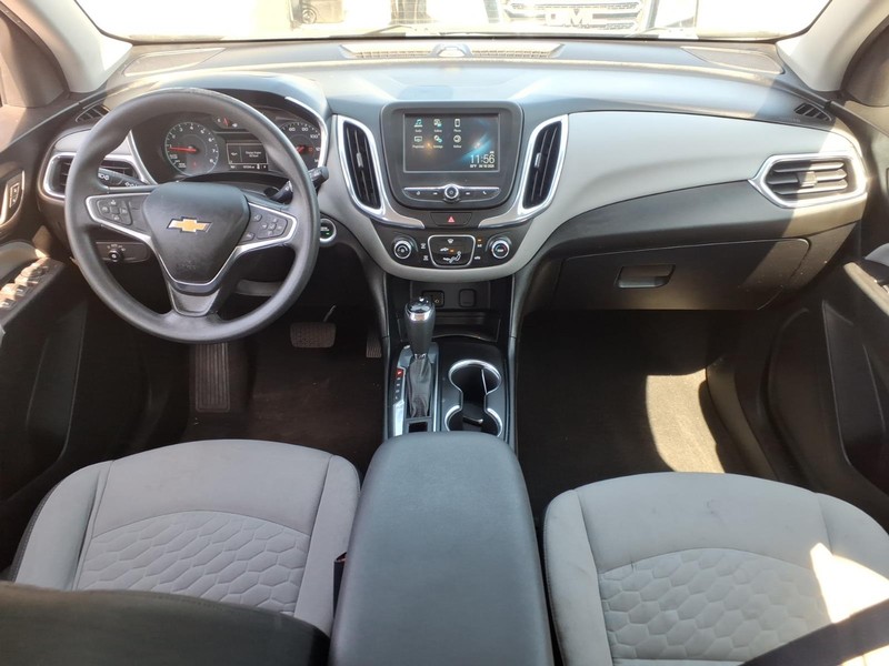 Chevrolet Equinox Vehicle Full-screen Gallery Image 13