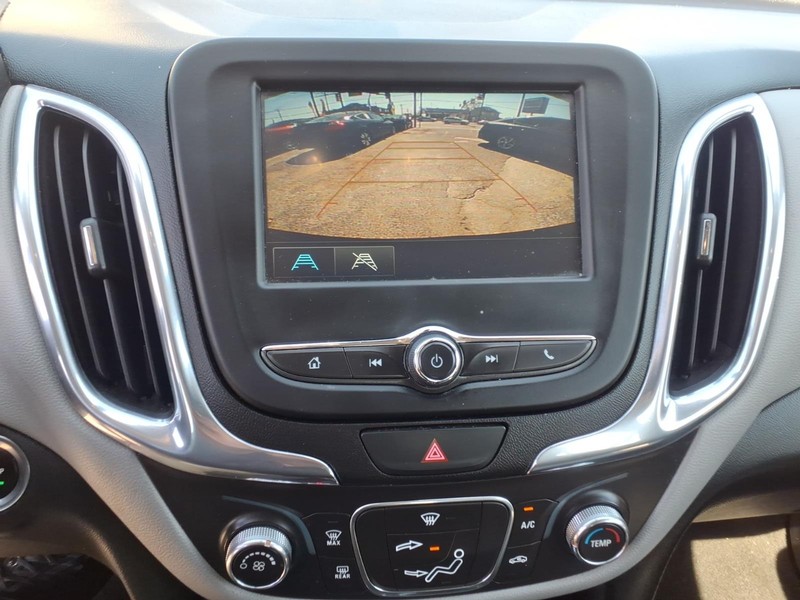 Chevrolet Equinox Vehicle Full-screen Gallery Image 15