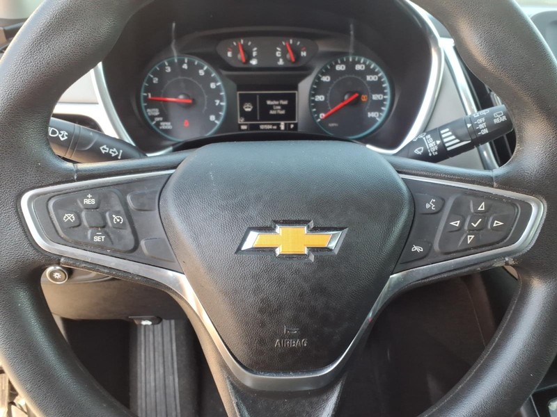 Chevrolet Equinox Vehicle Full-screen Gallery Image 19