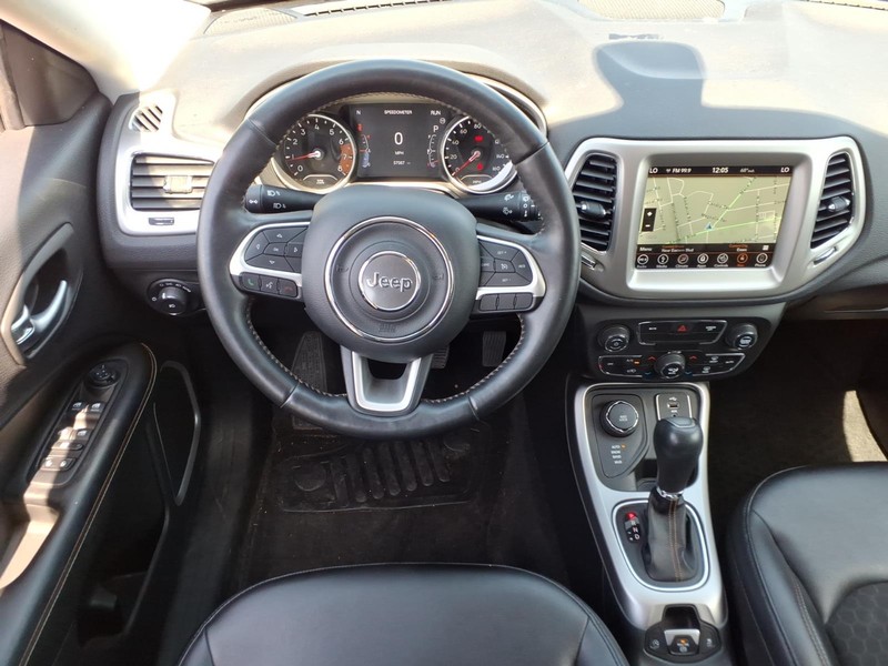 Jeep Compass Vehicle Full-screen Gallery Image 14