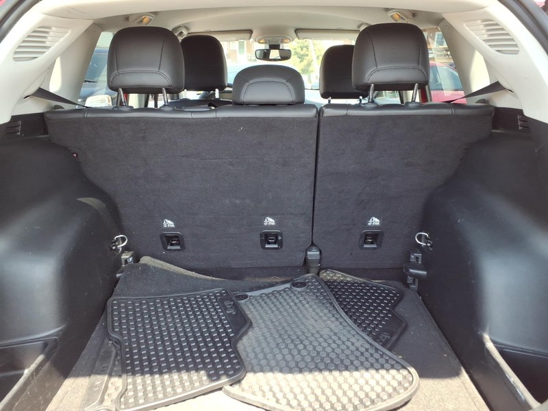 Jeep Compass Vehicle Full-screen Gallery Image 15