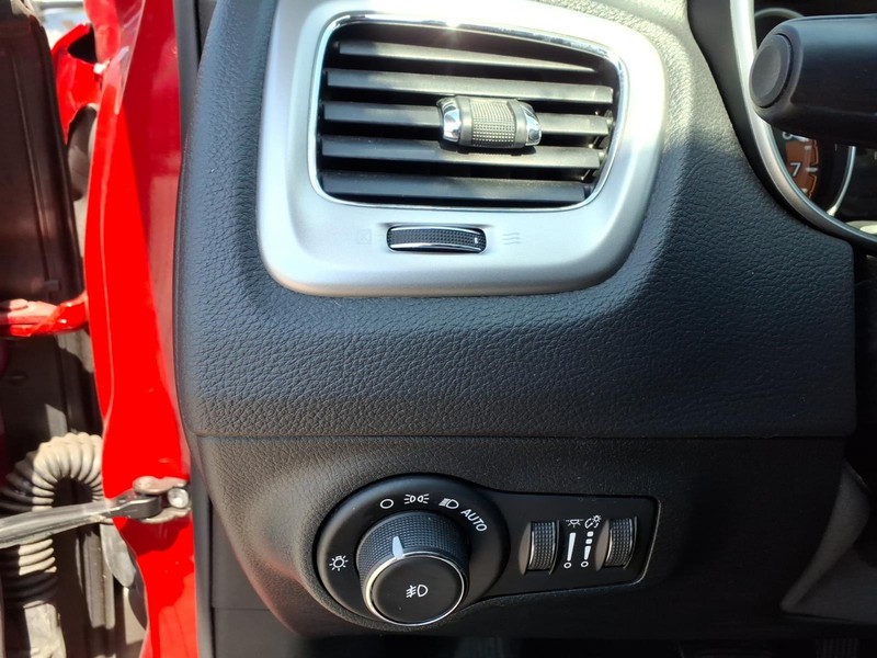 Jeep Compass Vehicle Full-screen Gallery Image 20