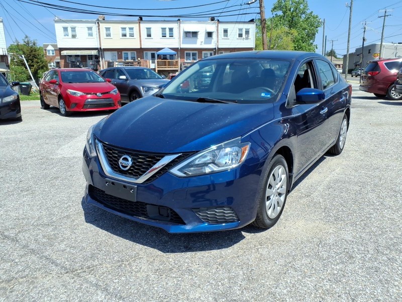 Nissan Sentra Vehicle Full-screen Gallery Image 02