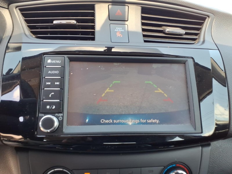 Nissan Sentra Vehicle Full-screen Gallery Image 18