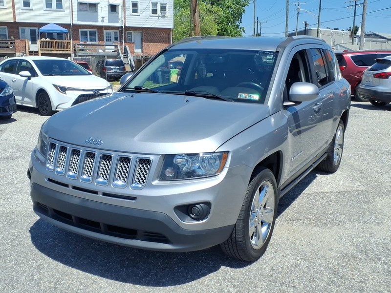 Jeep Compass Vehicle Full-screen Gallery Image 02