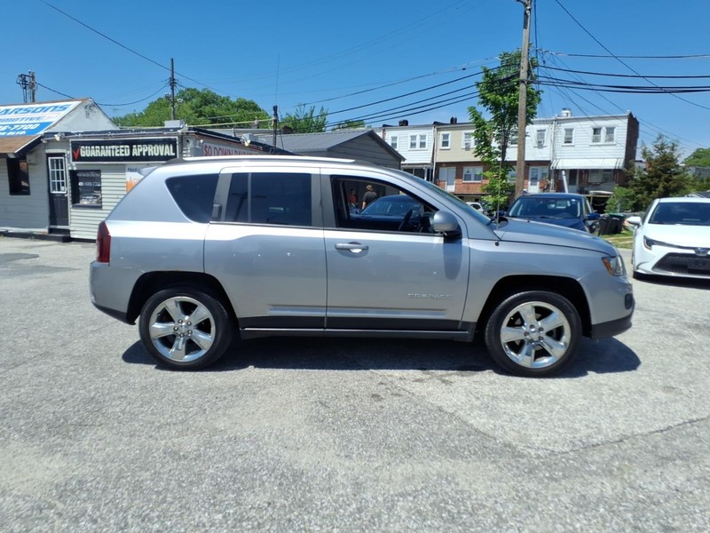 Jeep Compass Vehicle Full-screen Gallery Image 05