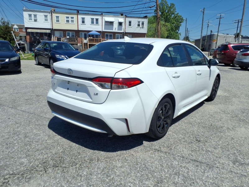 Toyota Corolla Vehicle Full-screen Gallery Image 06