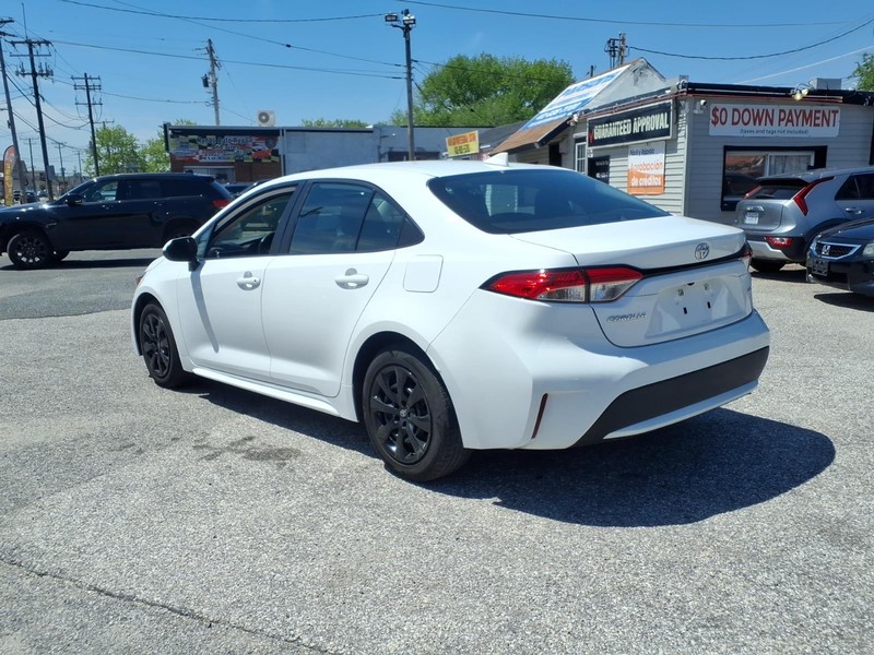 Toyota Corolla Vehicle Full-screen Gallery Image 08