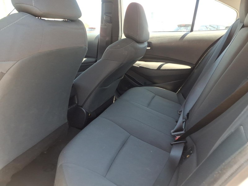 Toyota Corolla Vehicle Full-screen Gallery Image 13