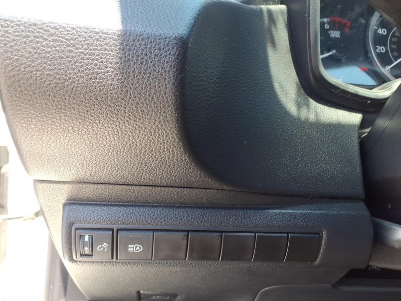 Toyota Corolla Vehicle Full-screen Gallery Image 21