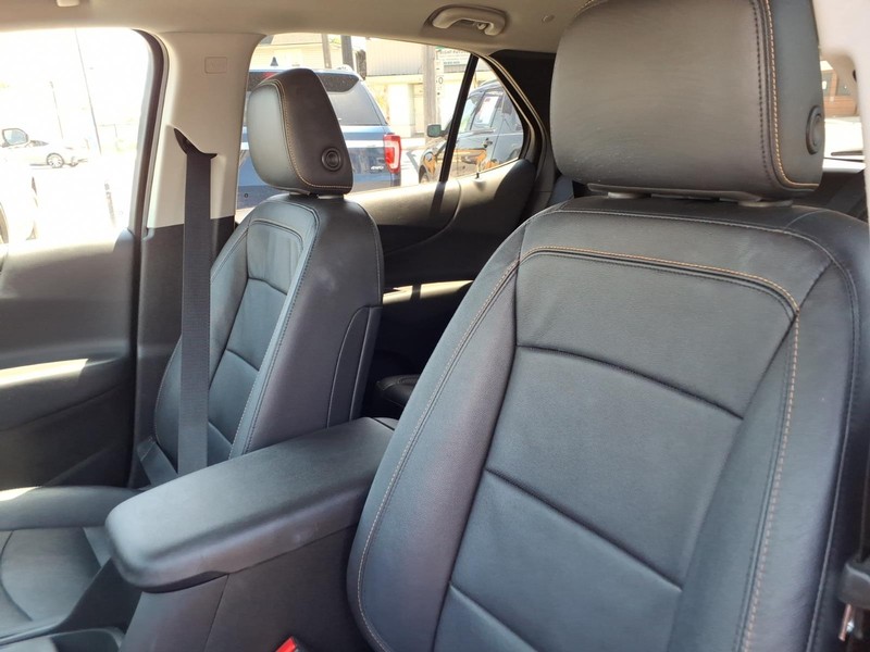 Chevrolet Equinox Vehicle Full-screen Gallery Image 12
