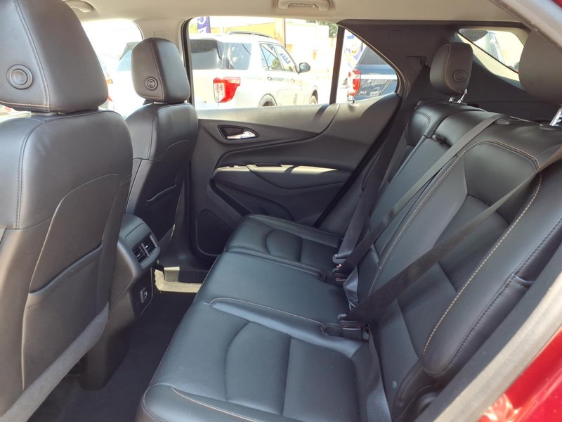 Chevrolet Equinox Vehicle Full-screen Gallery Image 13