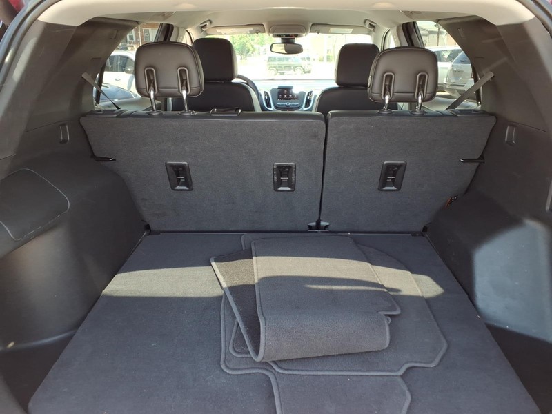 Chevrolet Equinox Vehicle Full-screen Gallery Image 14