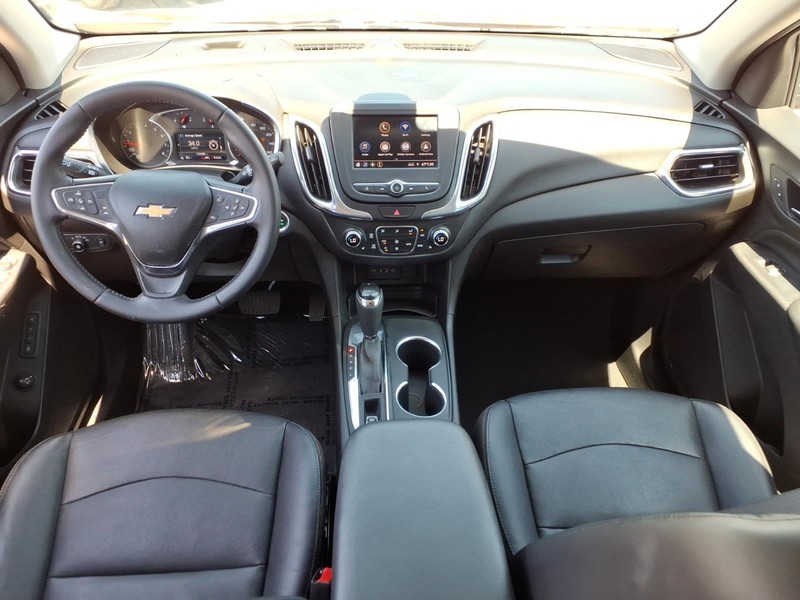 Chevrolet Equinox Vehicle Full-screen Gallery Image 17
