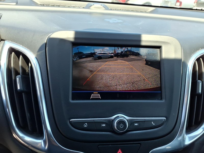 Chevrolet Equinox Vehicle Full-screen Gallery Image 19