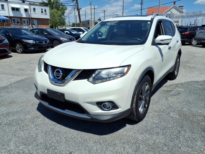 Nissan Rogue Vehicle Full-screen Gallery Image 02