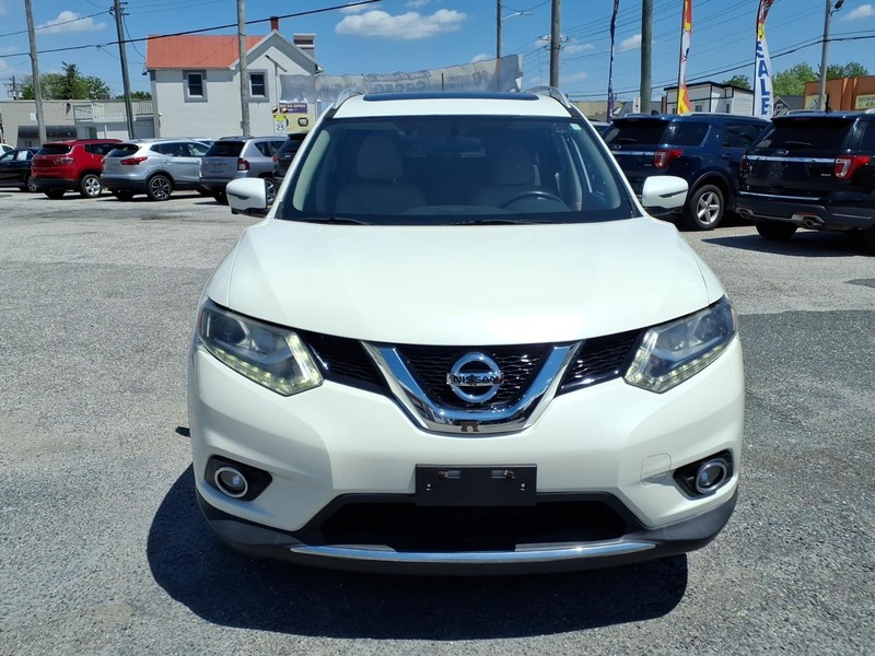Nissan Rogue Vehicle Full-screen Gallery Image 03