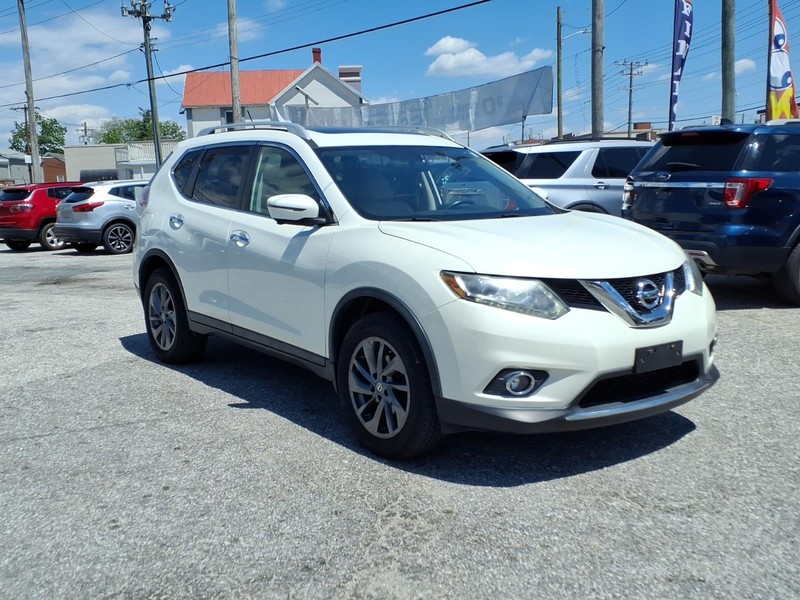 Nissan Rogue Vehicle Full-screen Gallery Image 04