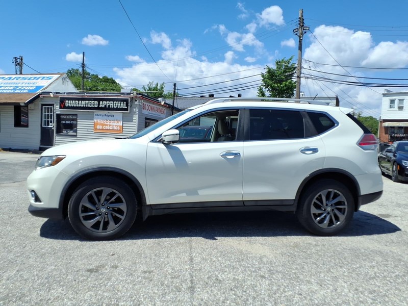 Nissan Rogue Vehicle Full-screen Gallery Image 07