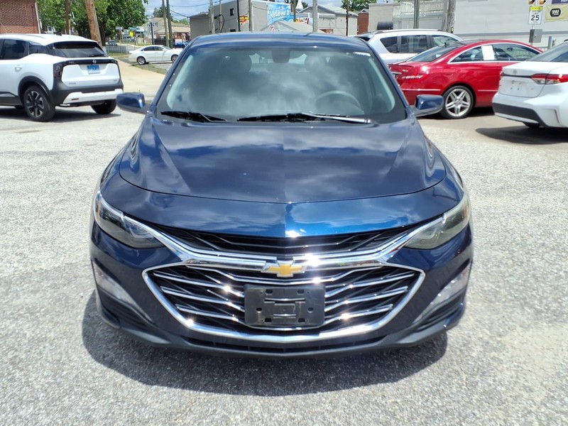 Chevrolet Malibu Vehicle Full-screen Gallery Image 03