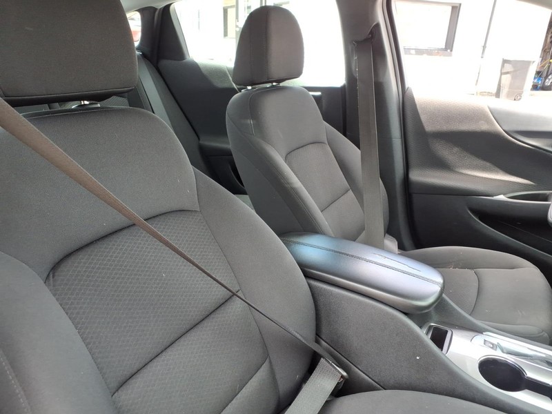 Chevrolet Malibu Vehicle Full-screen Gallery Image 15