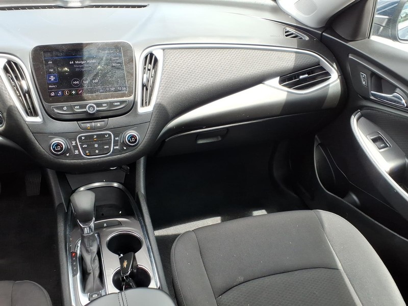 Chevrolet Malibu Vehicle Full-screen Gallery Image 18