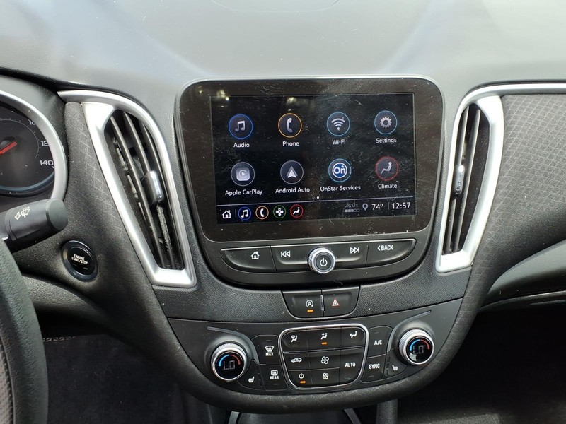 Chevrolet Malibu Vehicle Full-screen Gallery Image 20